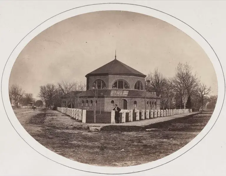 Gimnasio antiguo de entrenamiento de clavas
